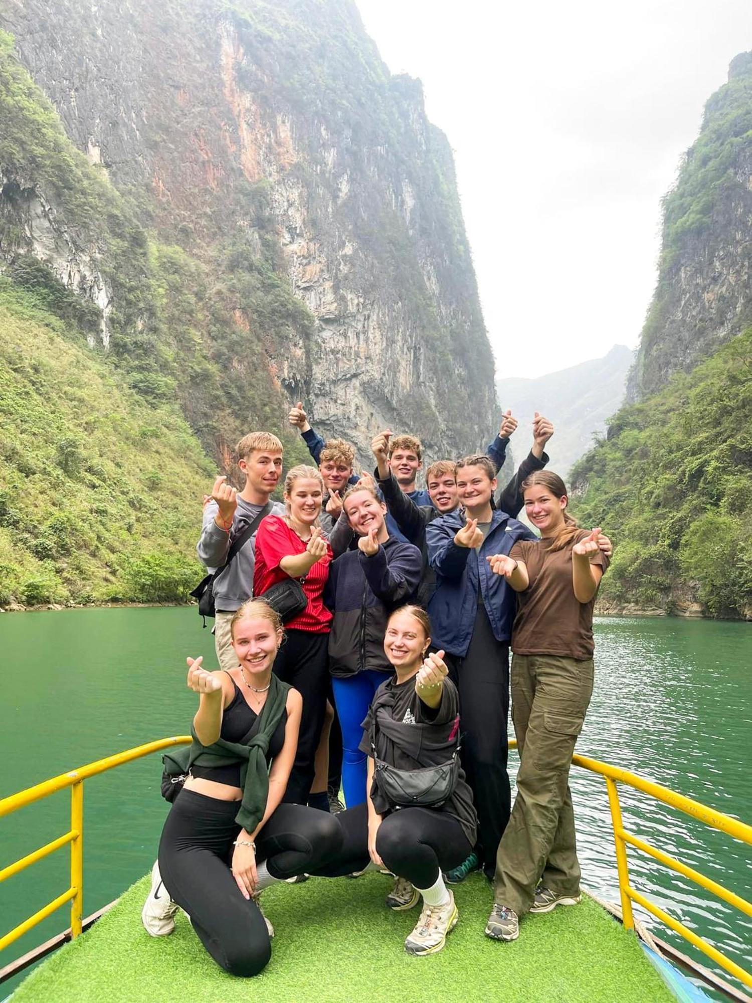 Lazy Cat Homestay - Motorbikes Rental & Tours Ha Giang Bagian luar foto
